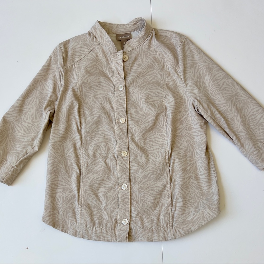 Chico’s Light Tan Patterned Button-Up Shirt Jacket